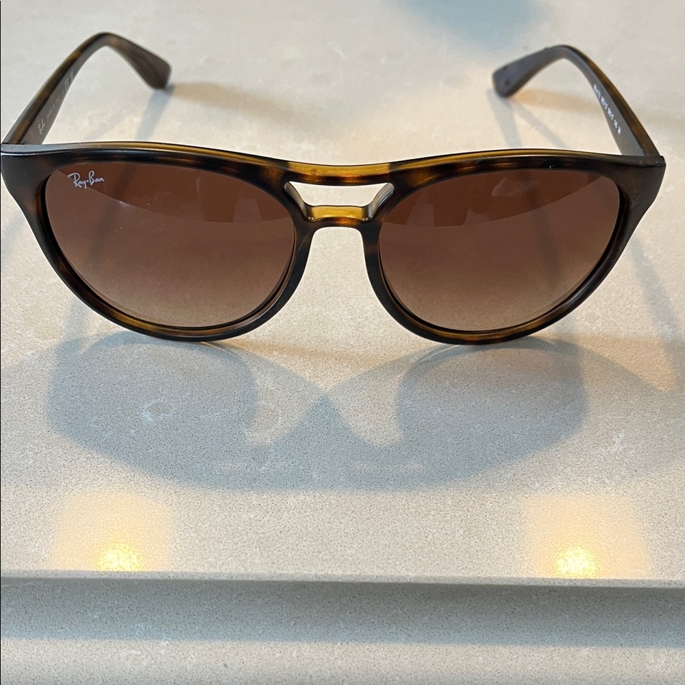 Ray-Ban Brown Tortoise Sunglasses